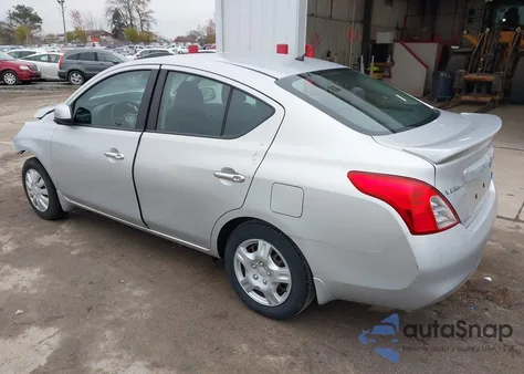 2013 Nissan Versa 1.6 Sv z USA, uszkodzony, nr VIN 3N1CN7AP2DL876762